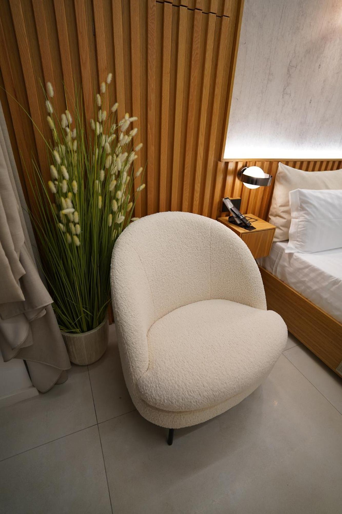 Barneys B&B Черкола Екстериор снимка