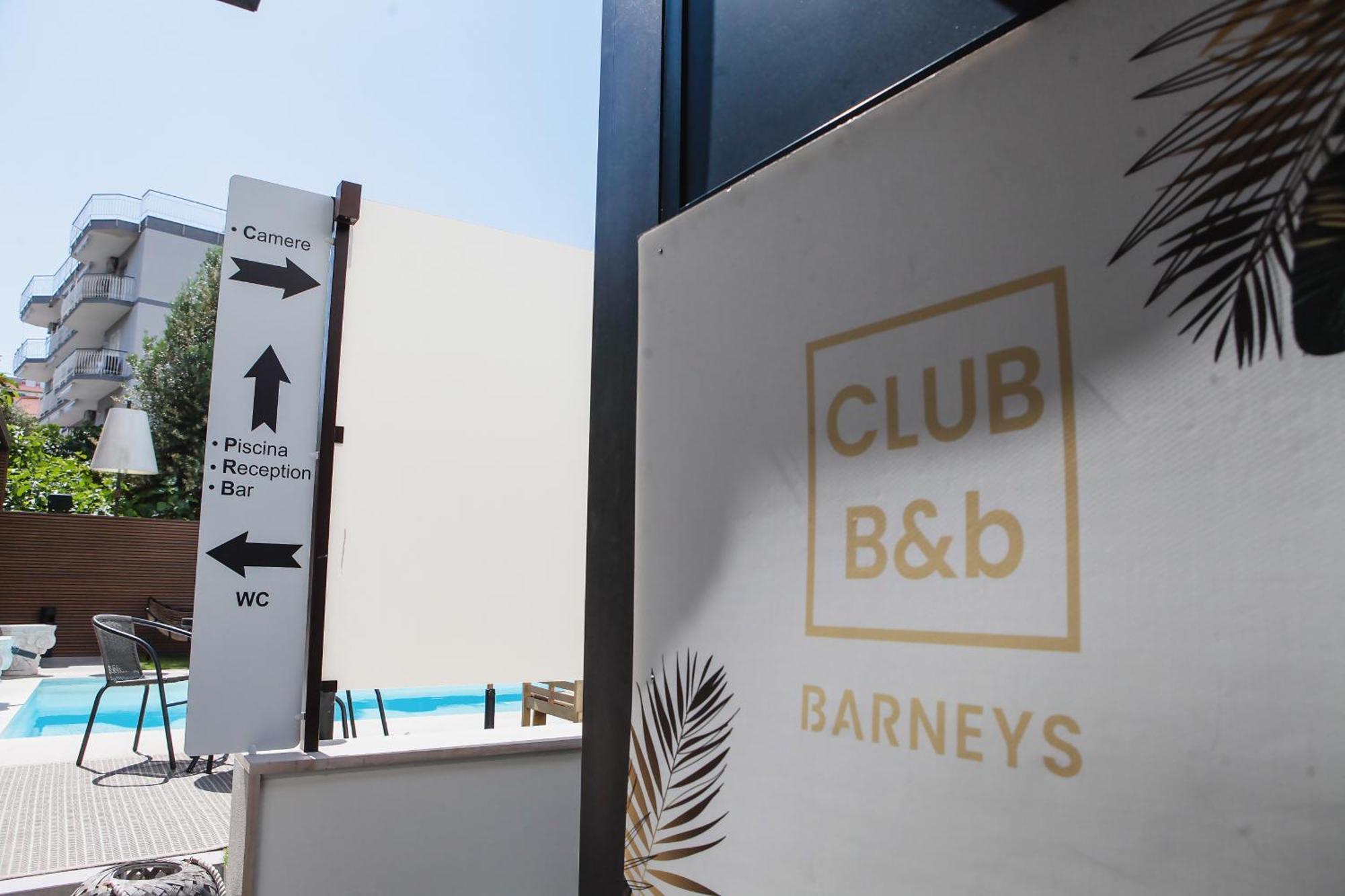Barneys B&B Черкола Екстериор снимка